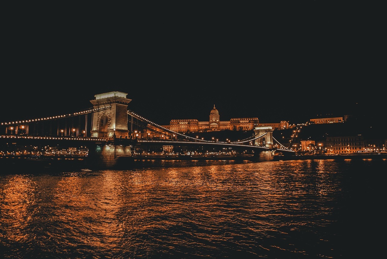 48 de ore în Budapesta: De ce cuplurile care vin cu avionul pent 