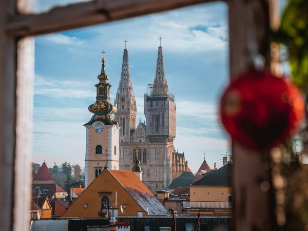 How to get from Budapest Airport to Zagreb 