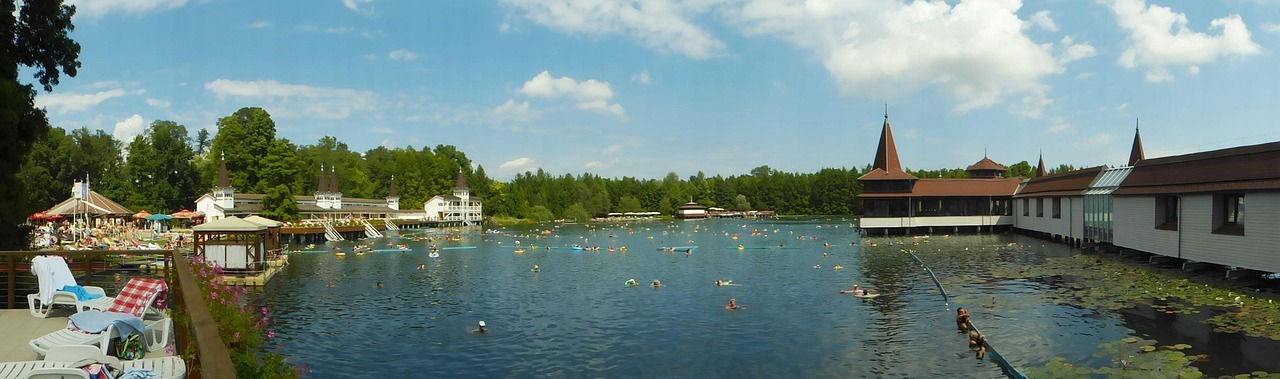 No Budapeštas lidostas uz Ungārijas termālajiem spa: galvenais g 